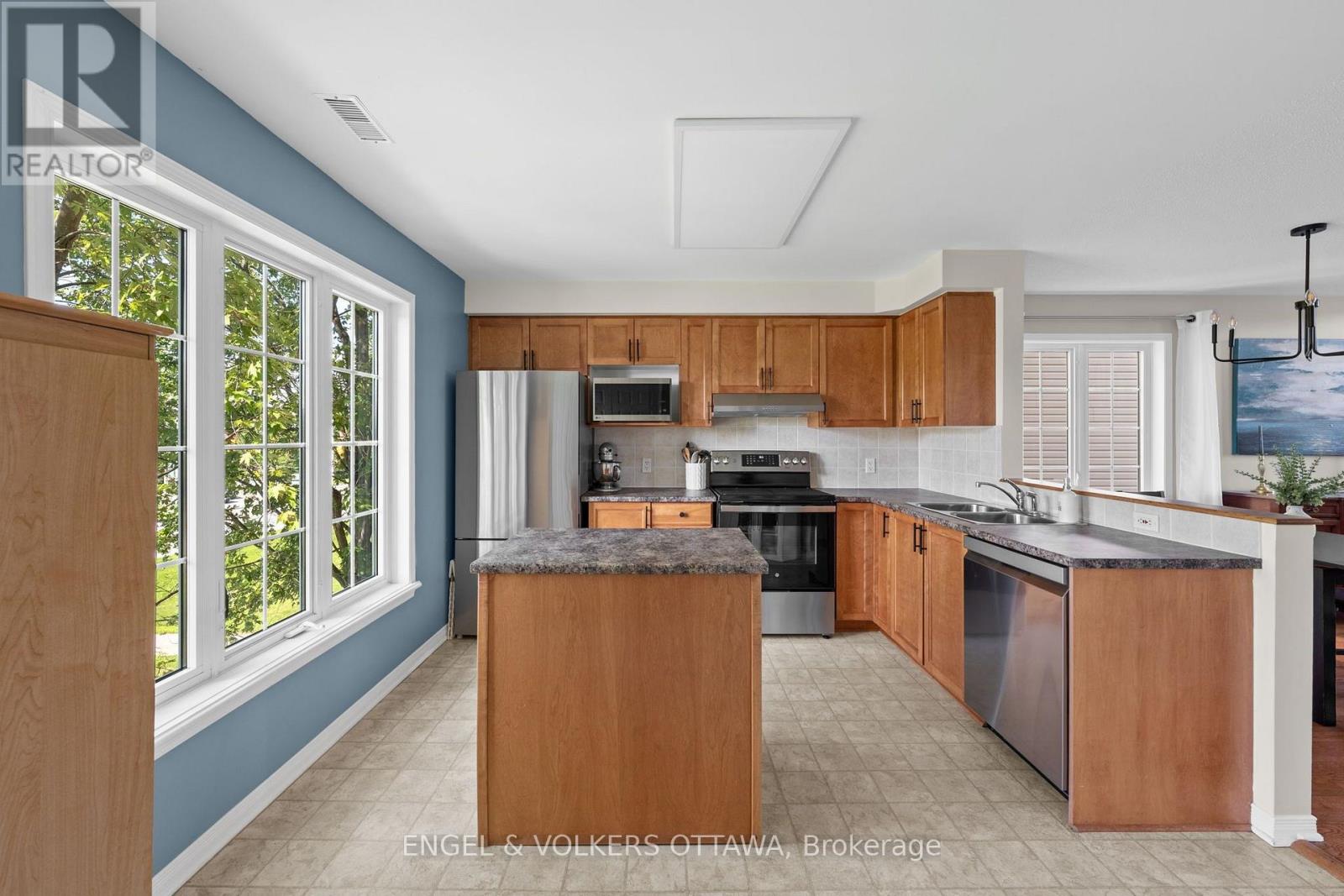 2 Bed, 2 Bath House for Sale in Ottawa – 163 – 70 EDENVALE DRIVE, Ottawa – MLS# X13672110 - Image 13