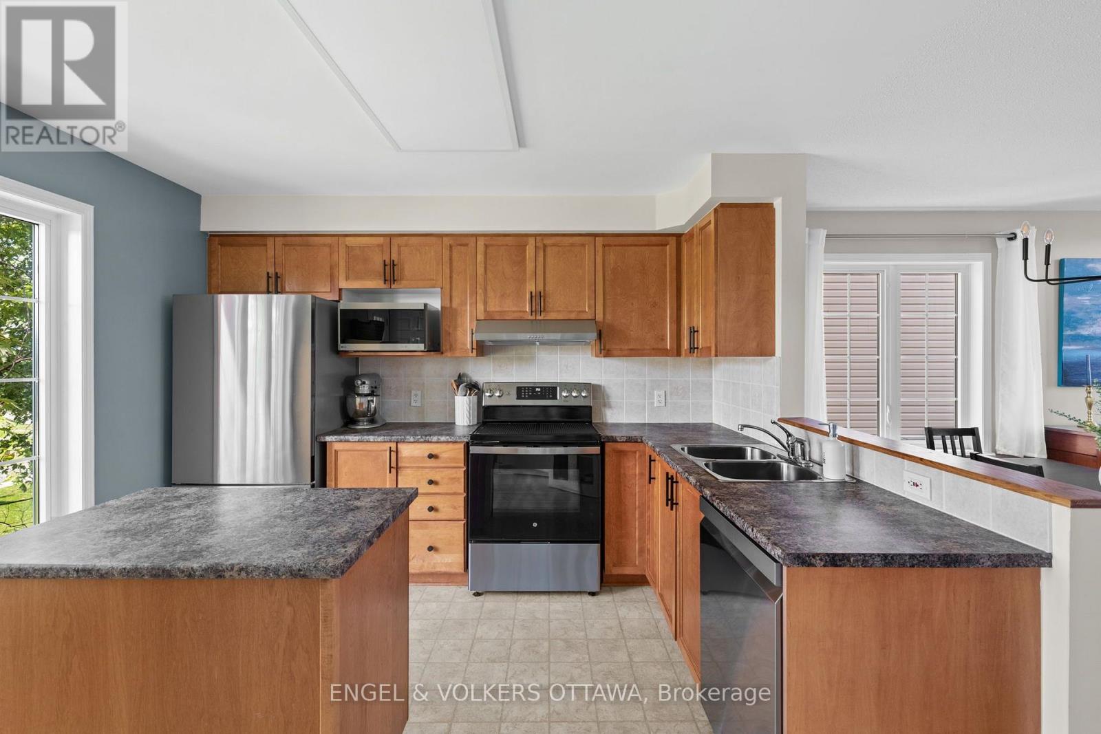 2 Bed, 2 Bath House for Sale in Ottawa – 163 – 70 EDENVALE DRIVE, Ottawa – MLS# X13672110 - Image 17