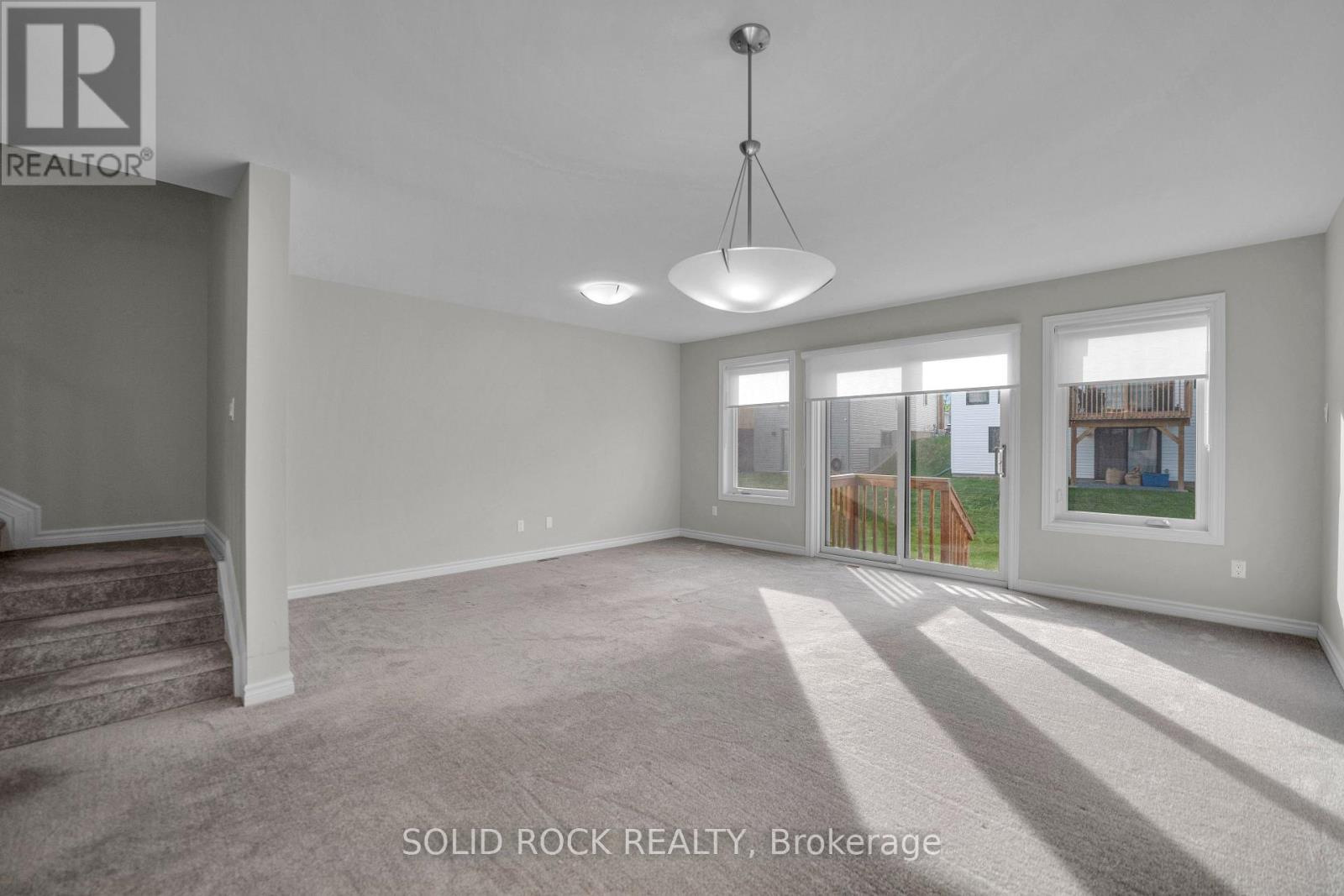 54 GRIFFITH WAY - 7