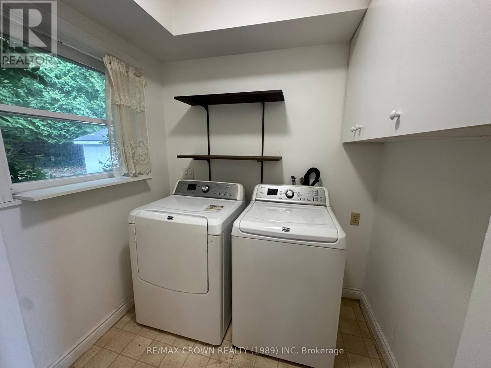 23 LANSDOWNE STREET W - Image 35