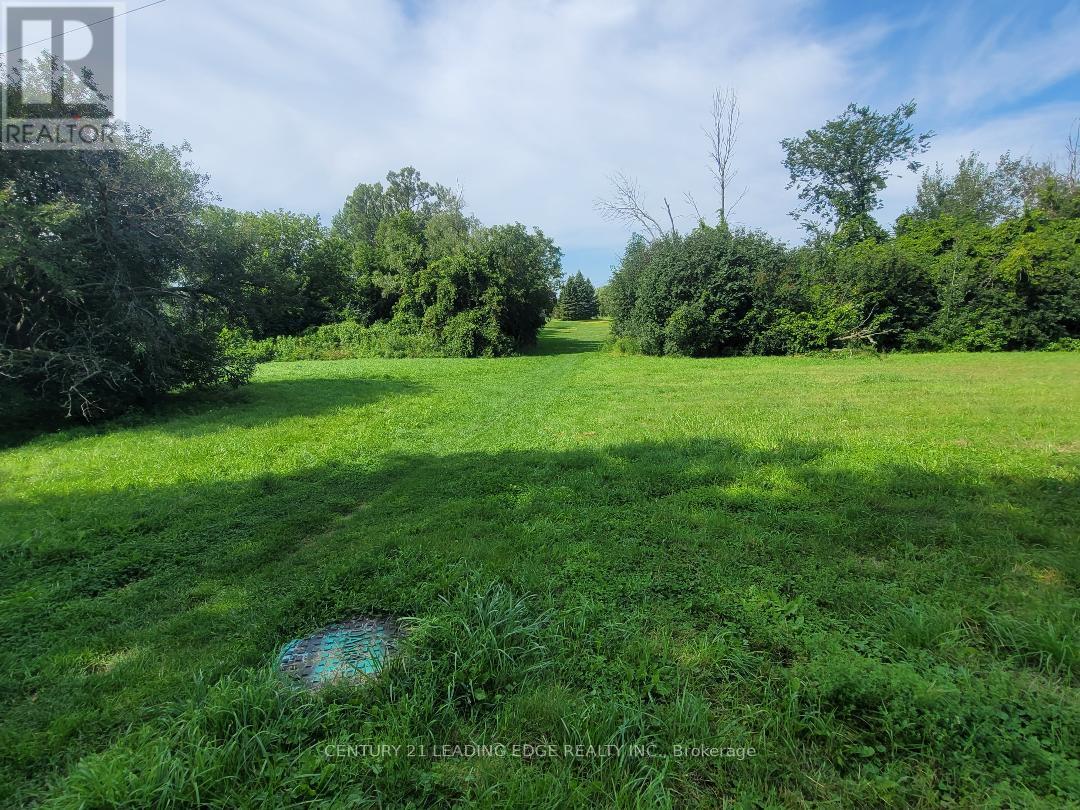 1566 FIELDGATE DRIVE - 37