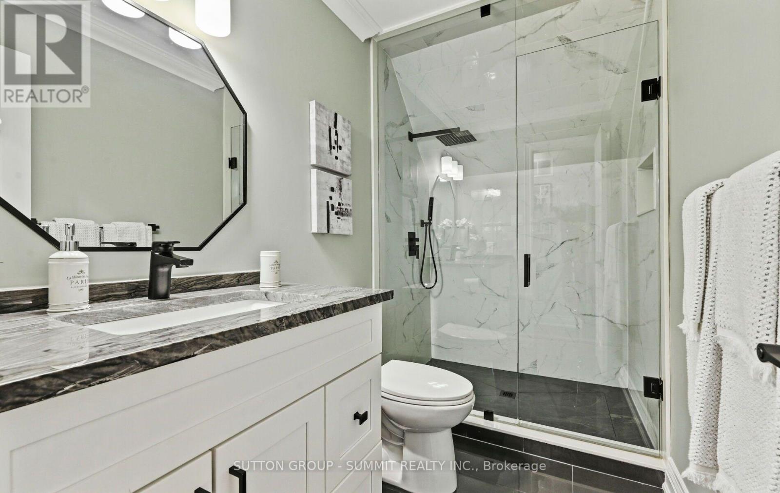 1095 GERAN CRESCENT - 31
