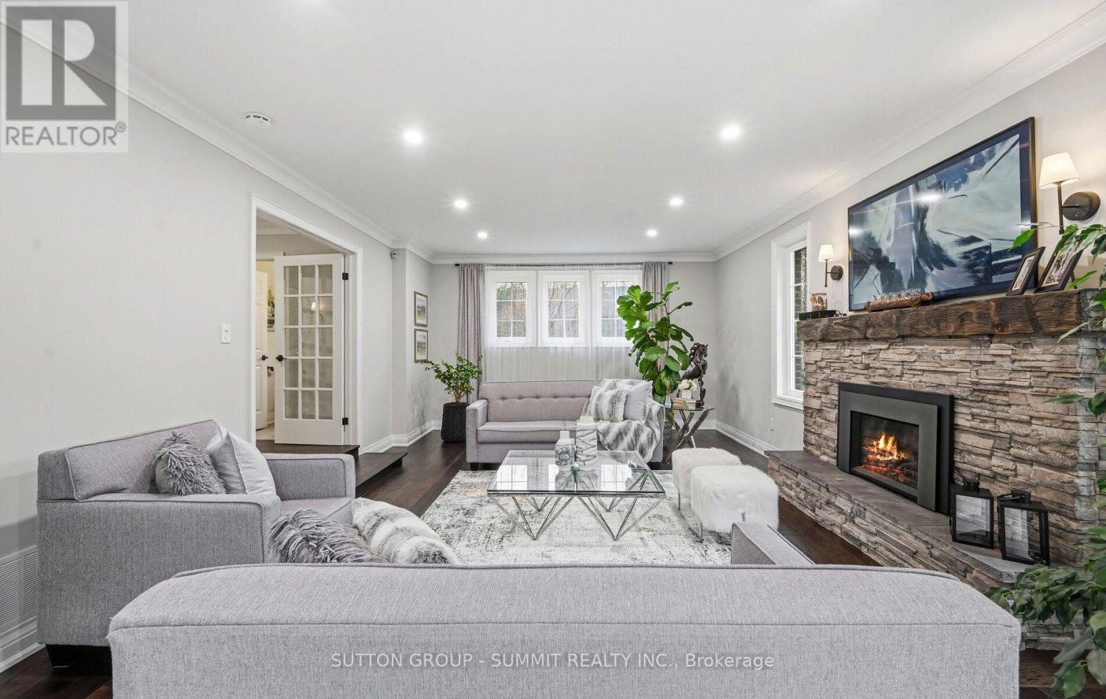 1095 GERAN CRESCENT - 8