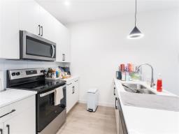 Bedroom - 1090 Mcmillan Avenue, Winnipeg, MB R3M0V9 Photo 10