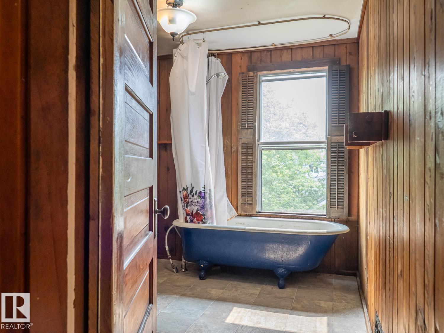 11005 80 AV NW - 28