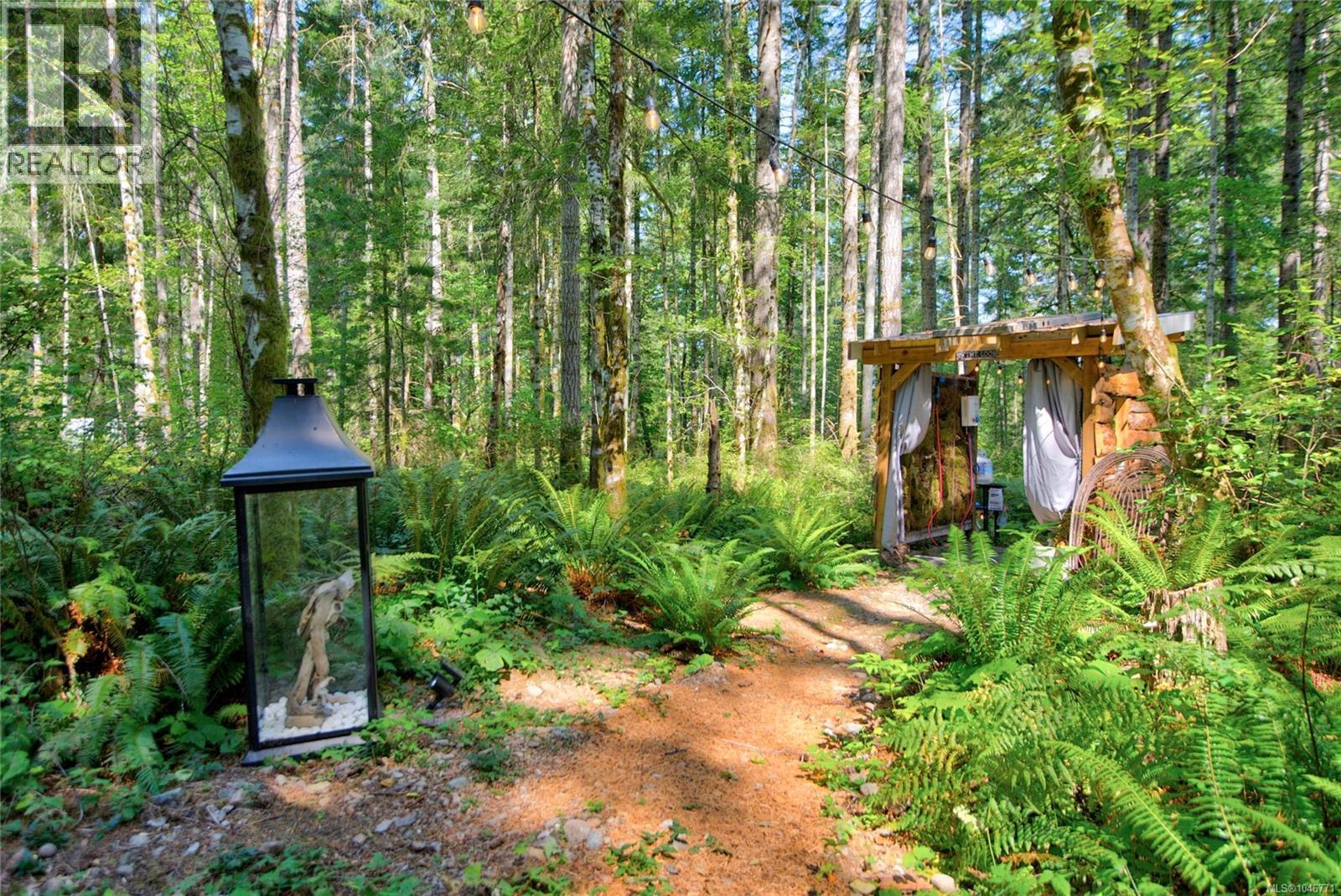 3569 MacAulay Rd - Image 33