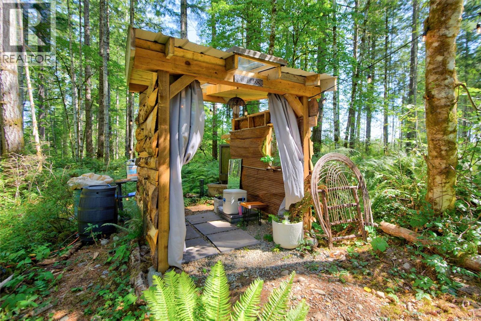 3569 MacAulay Rd - Image 34
