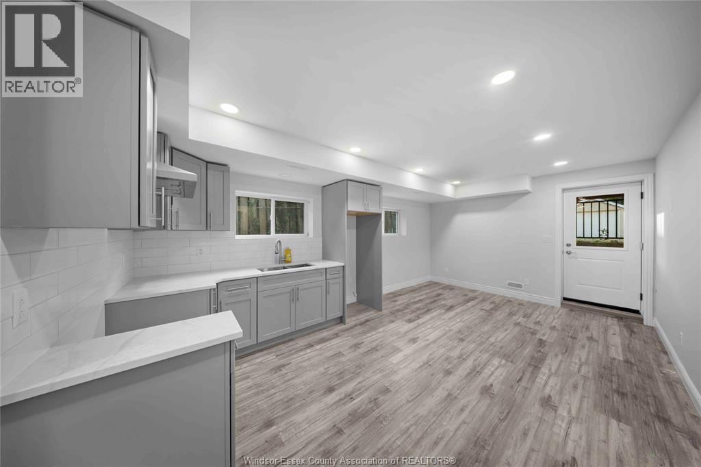 2271 LOUIS AVENUE - Image 24