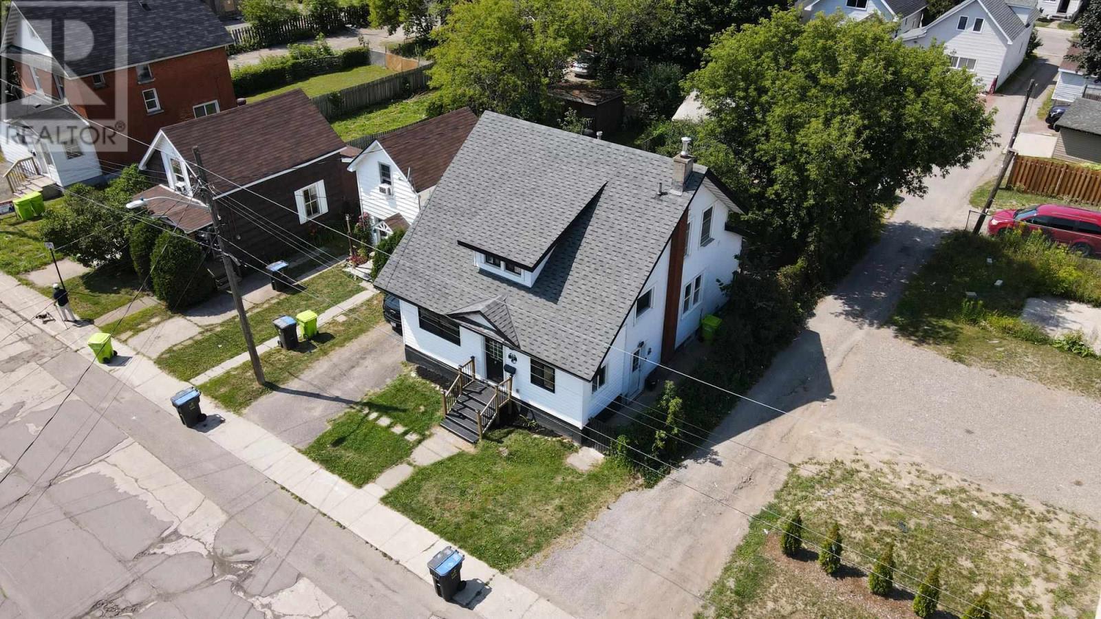 27 Abbott ST - Image 12