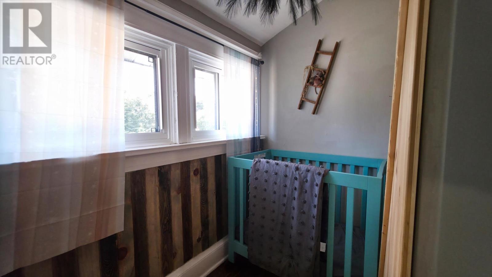 27 Abbott ST - Image 29