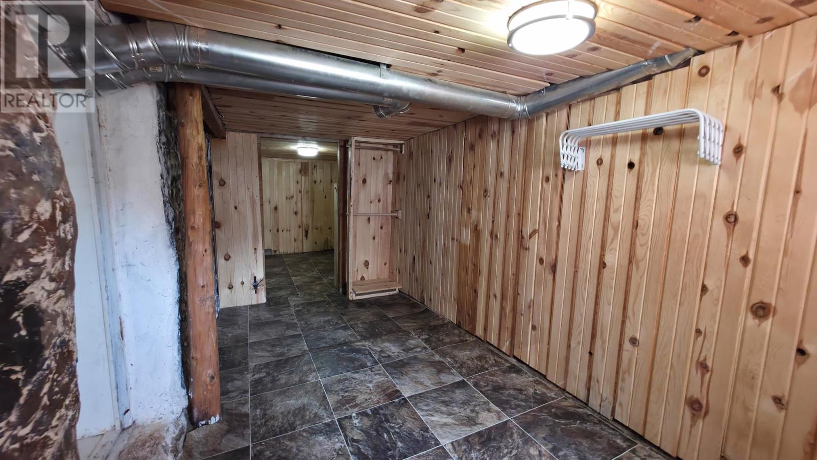 27 Abbott ST - Image 46