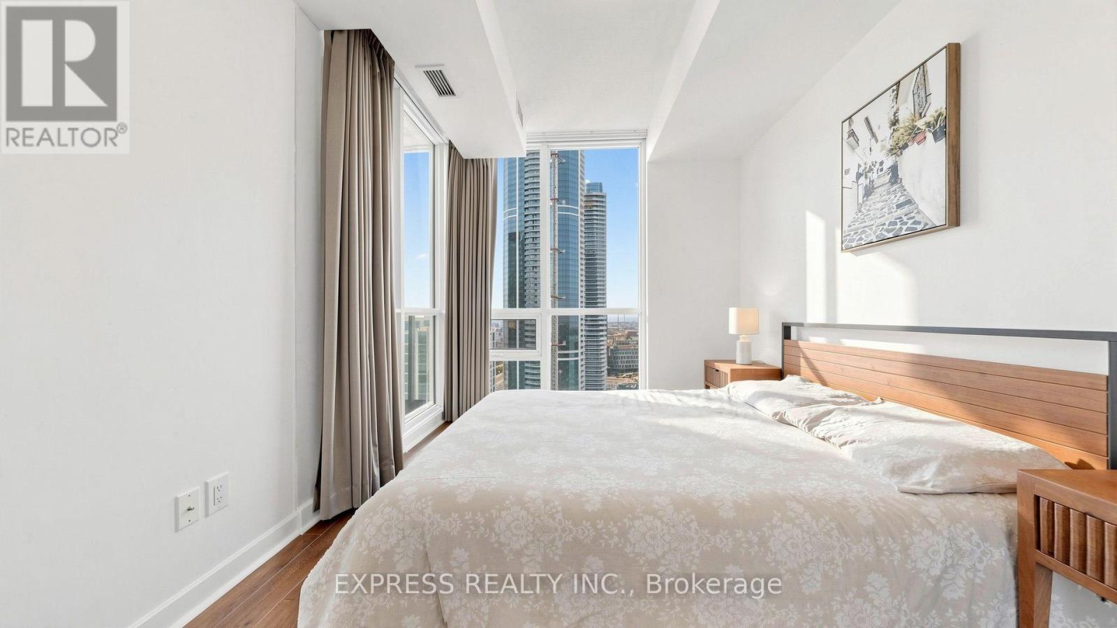 #4207 33 BAY STREET - 16