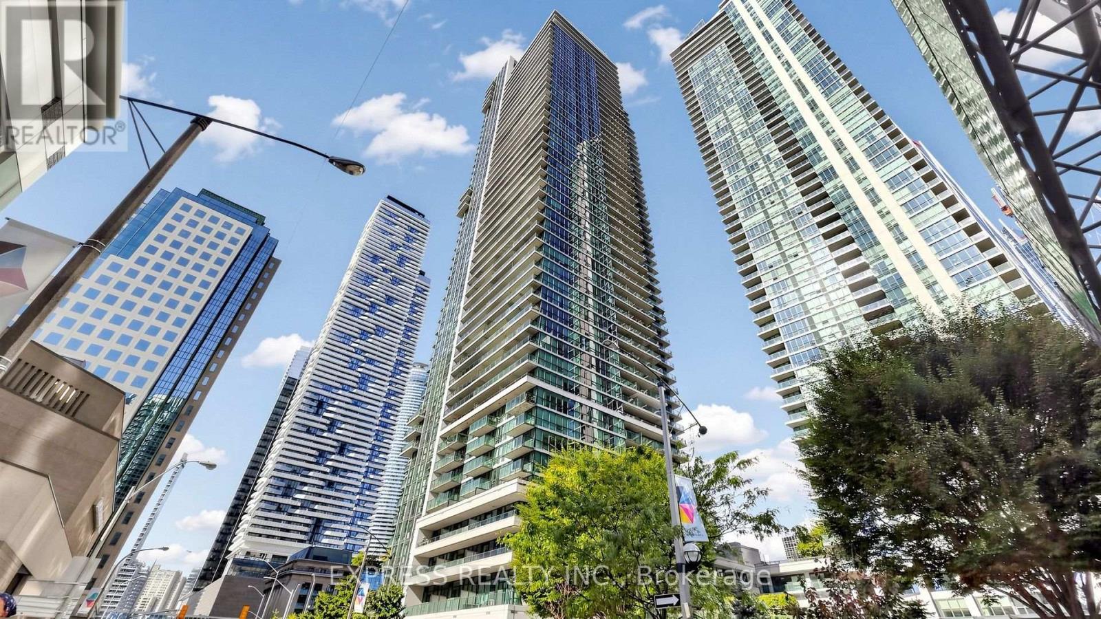 #4207 33 BAY STREET - 45
