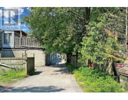 2466 Danforth Avenue, Toronto, ON M4C1K9 Photo 8