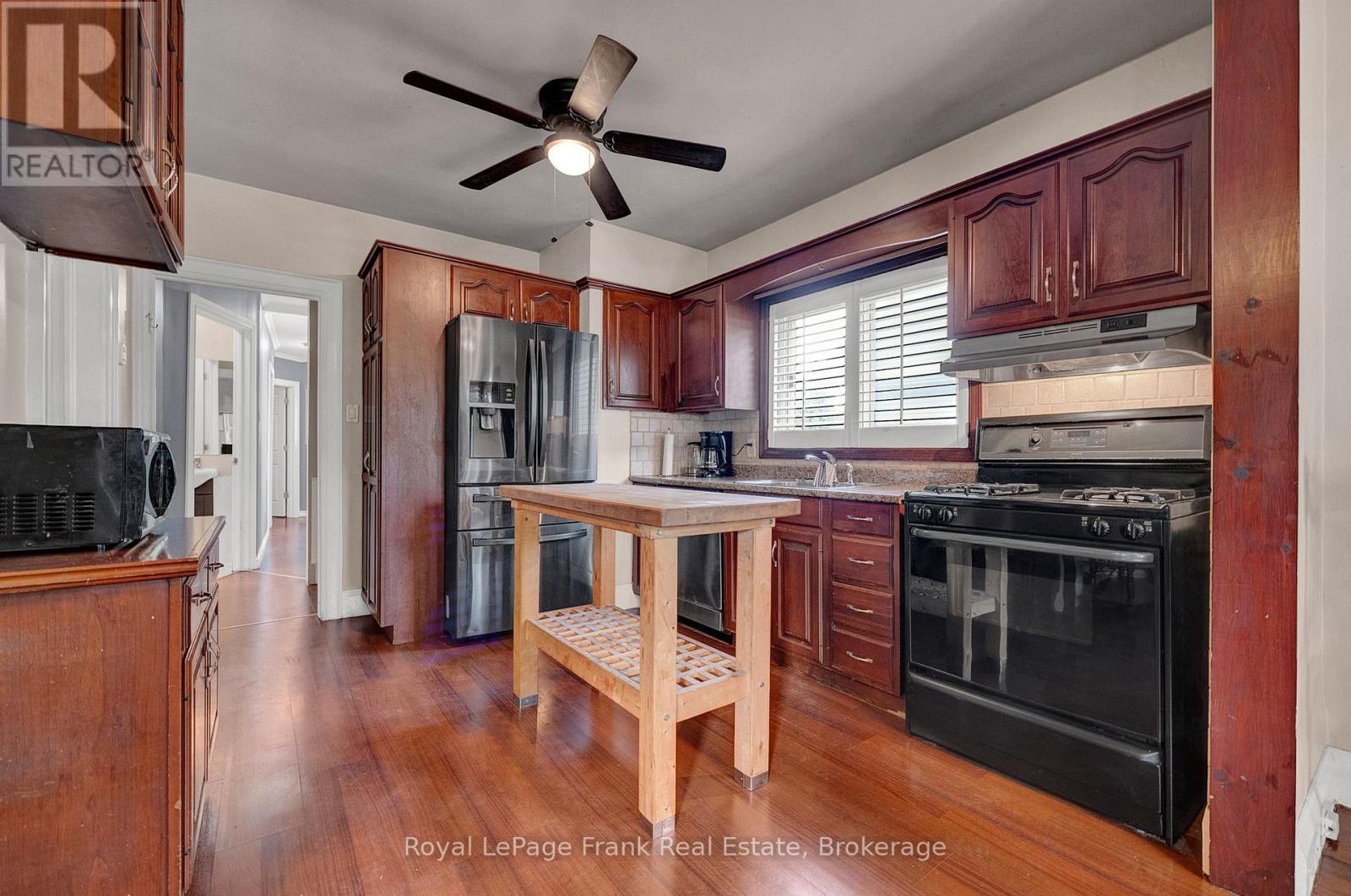121 CROMWELL AVENUE - 8