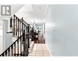 Living room - 1333 Wadebridge Crescent, Oshawa, ON L1K3B2 Photo 11