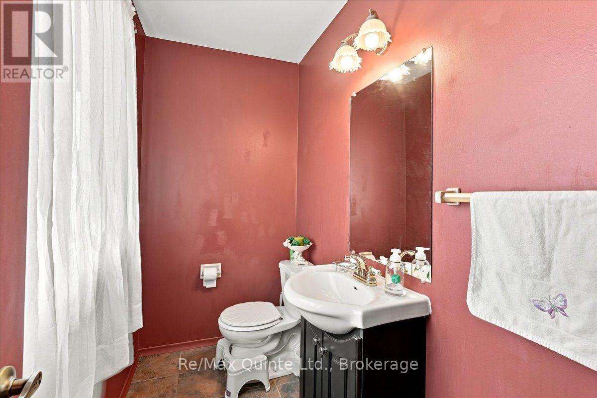 281 COLLEGE STREET W - Image 18