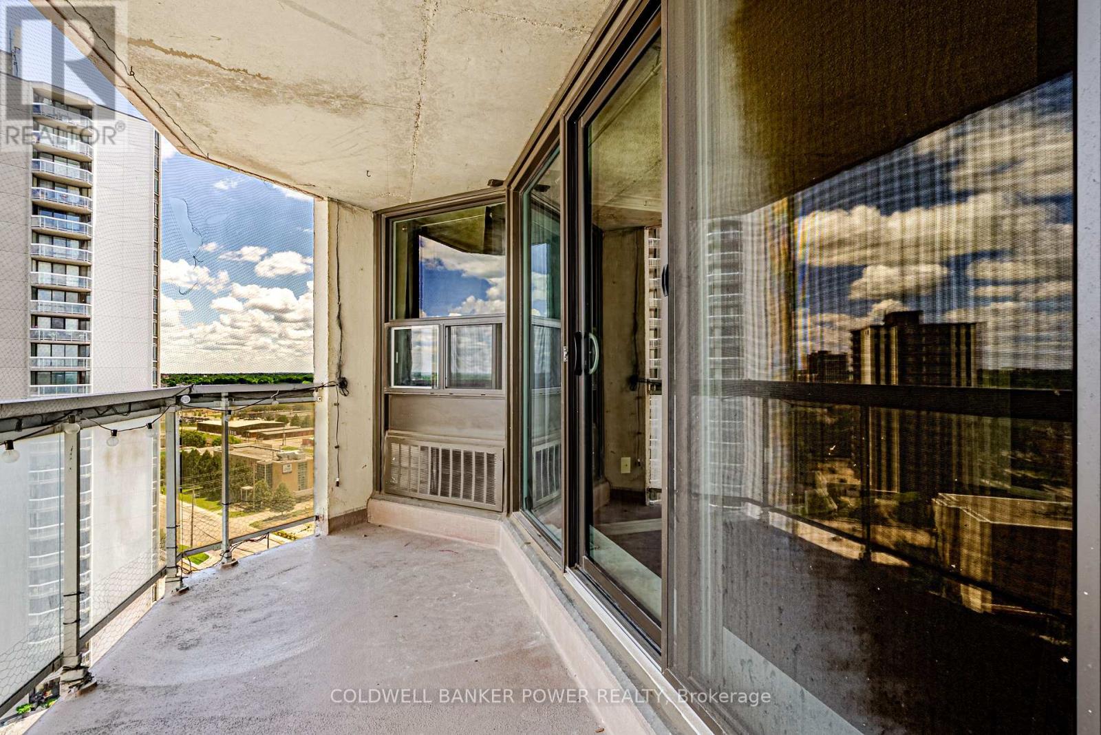 #1604 323 COLBORNE STREET - Image 32