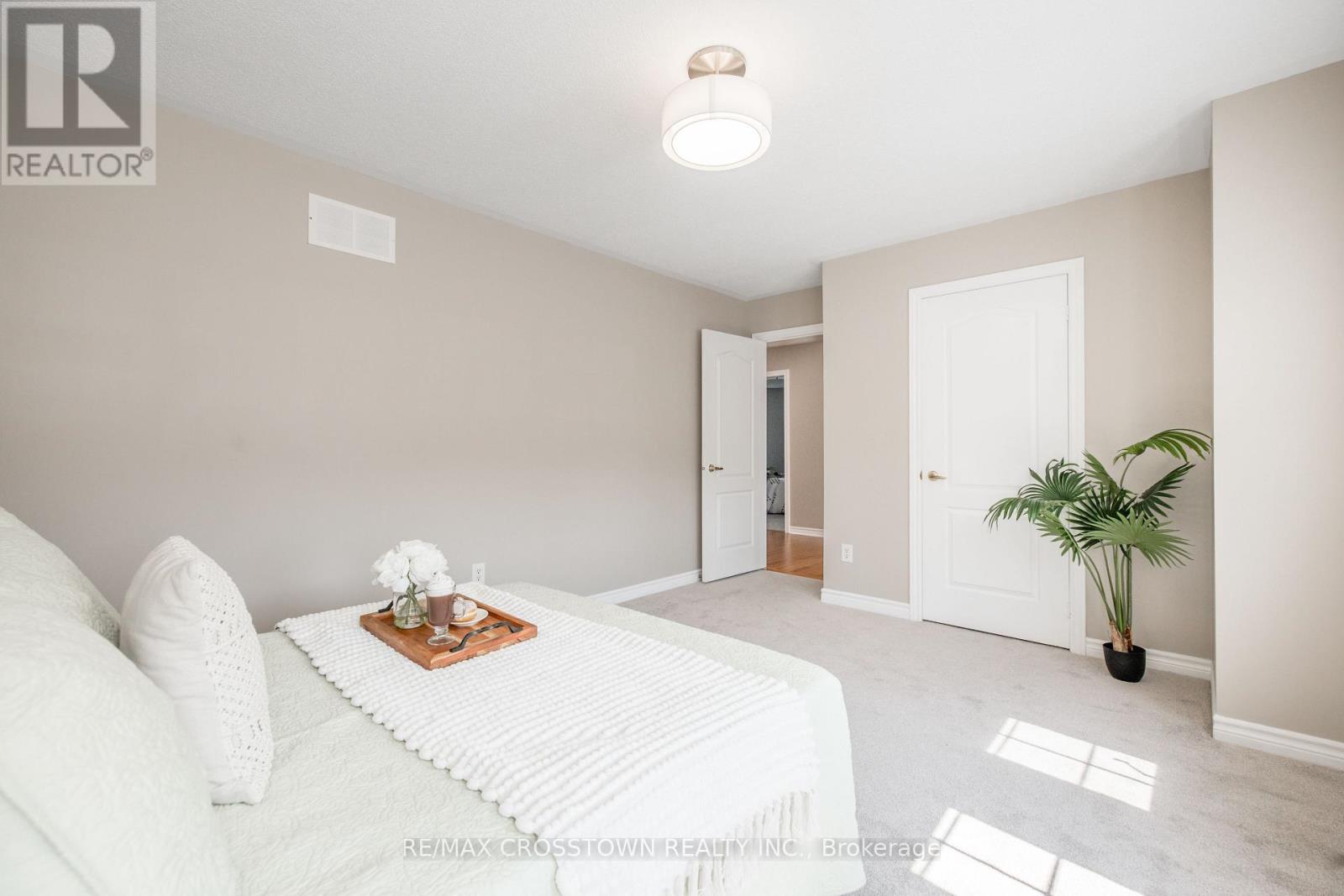 22 MAPLE CROWN TERRACE - Image 44