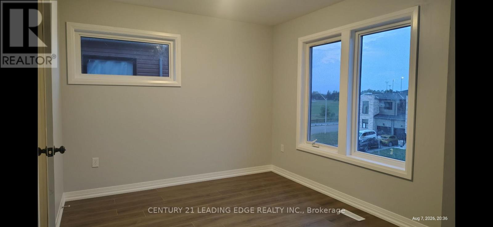 109 FAIRLANE AVENUE S - Image 12