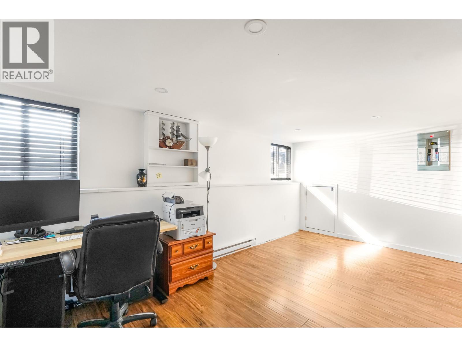 #2 20 CLIFFORD STREET - Image 15