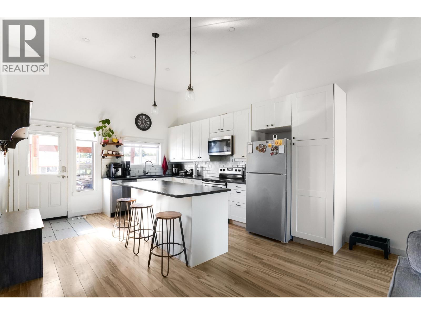 #2 20 CLIFFORD STREET - Image 7