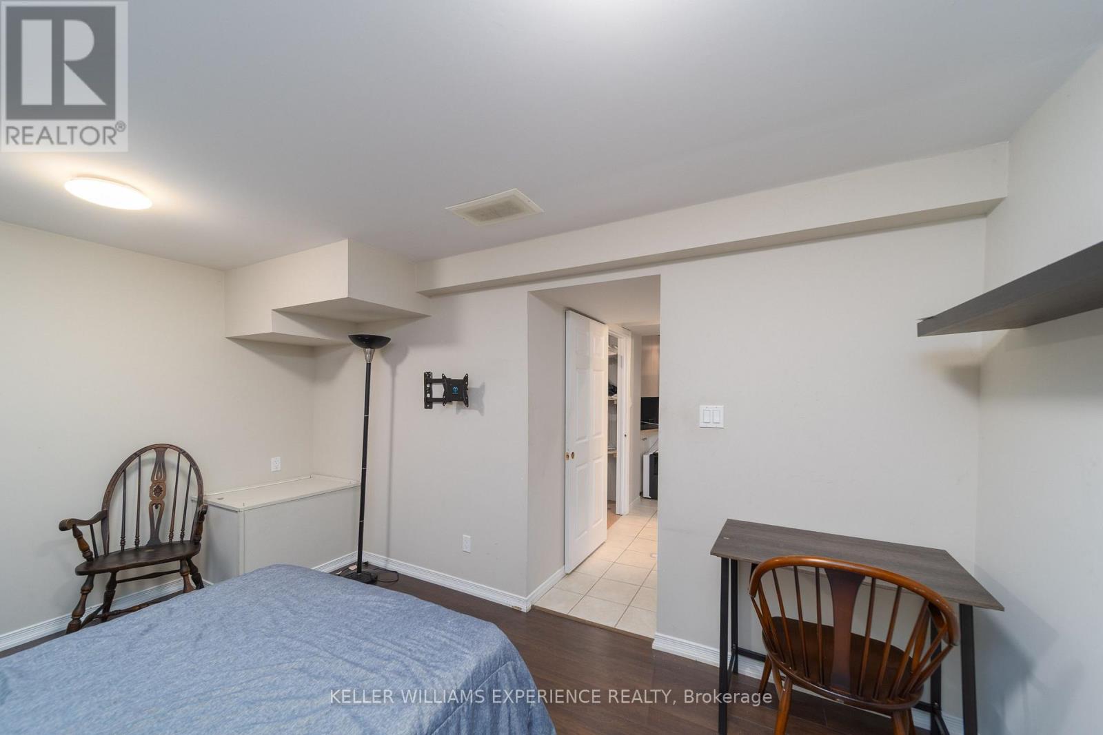 12 MONARCHY STREET - Image 16