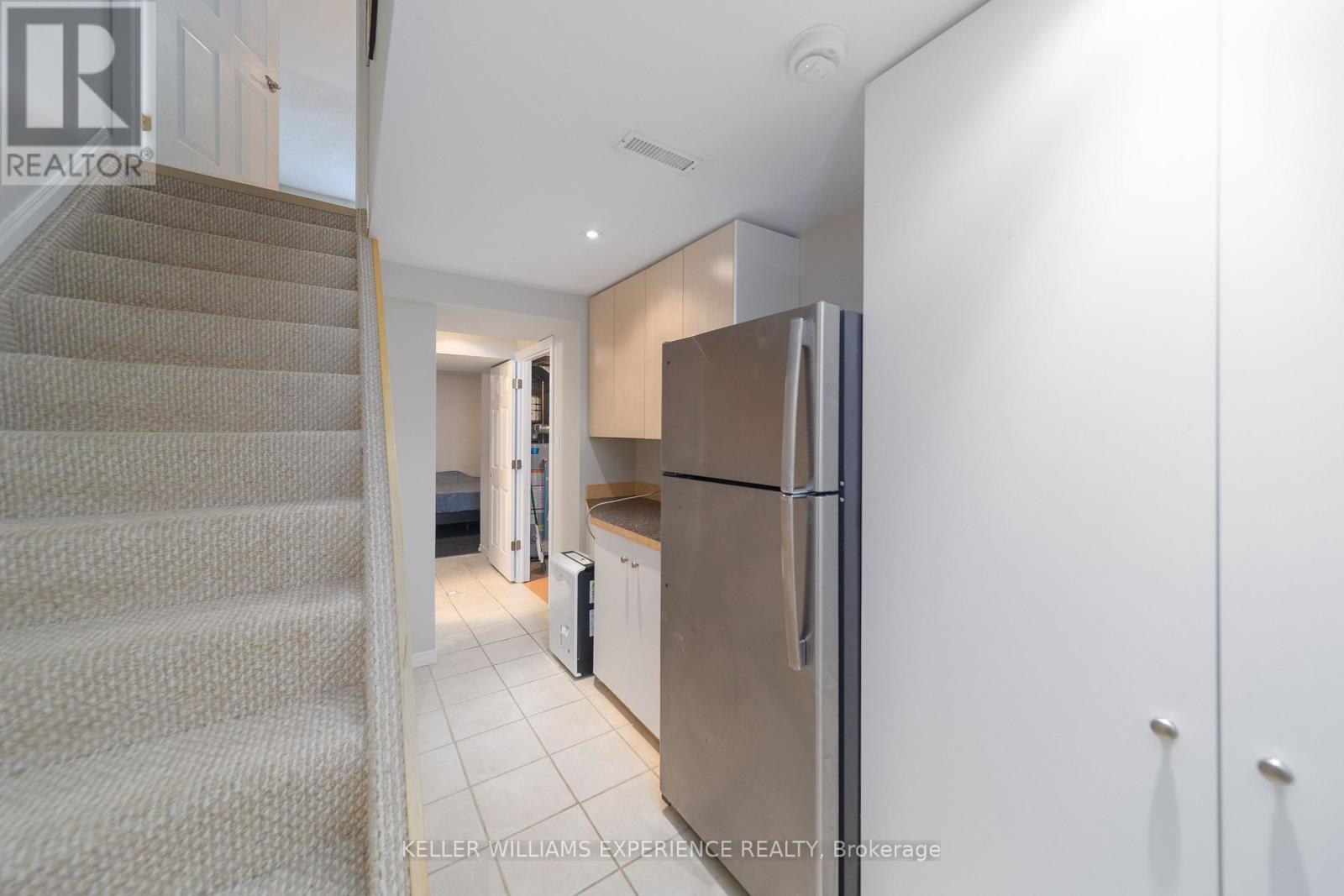 12 MONARCHY STREET - Image 18