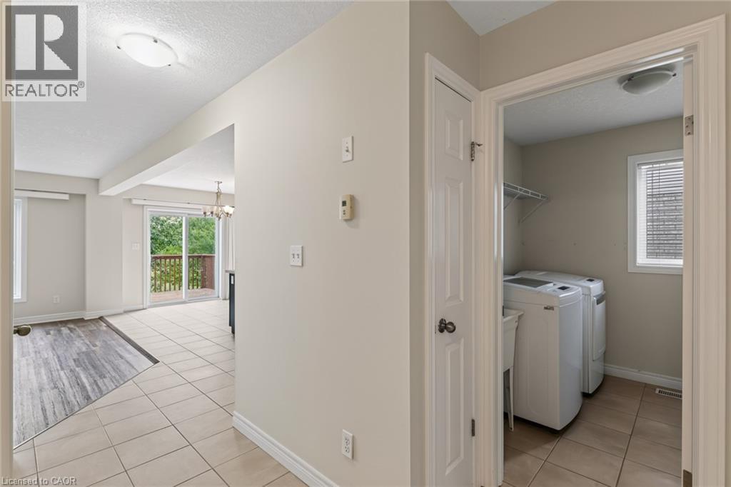 571 CHAMPLAIN Avenue - Image 5