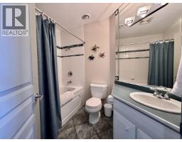 11677 Sunshine Coast Highway, Madeira Park, BC V0N2H1 Photo 24