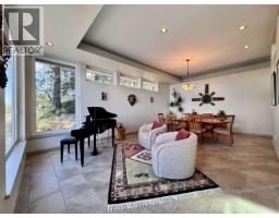 11677 Sunshine Coast Highway, Madeira Park, BC V0N2H1 Photo 14