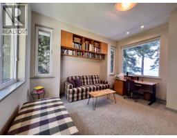 11677 Sunshine Coast Highway, Madeira Park, BC V0N2H1 Photo 9