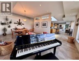 11677 Sunshine Coast Highway, Madeira Park, BC V0N2H1 Photo 15