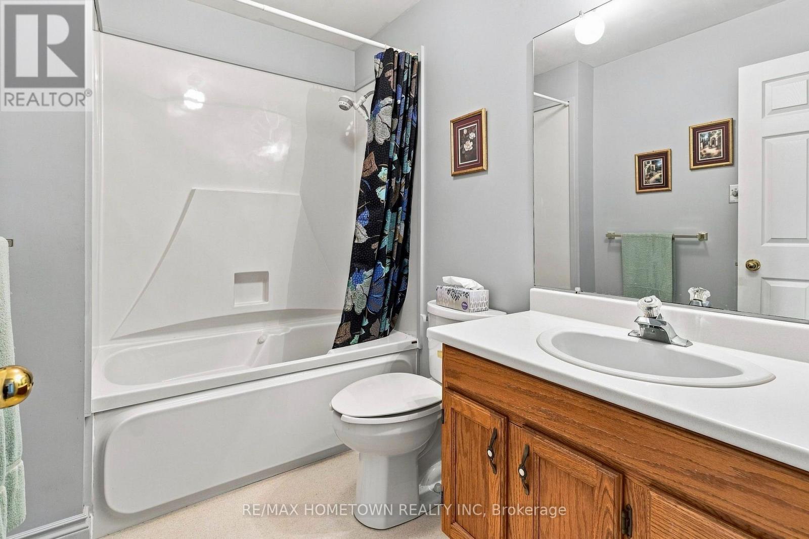 996 MASSIE DRIVE - 23
