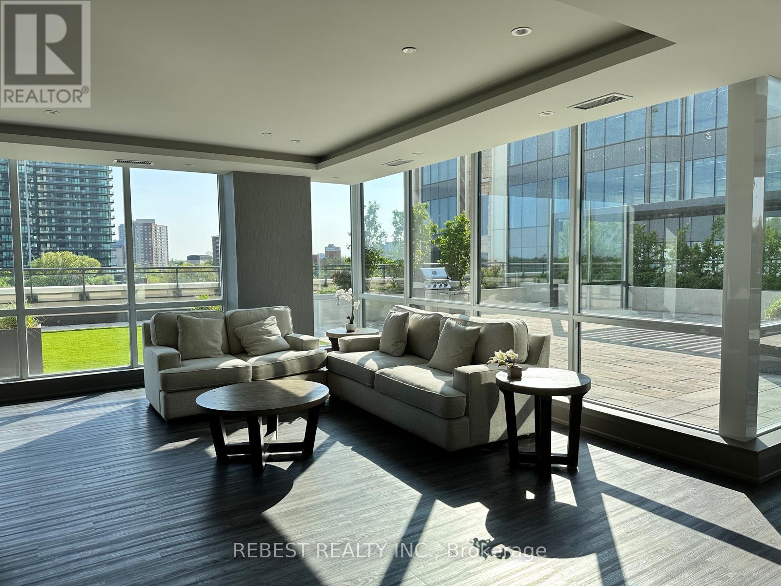 #1603 15 LYNCH STREET - 37