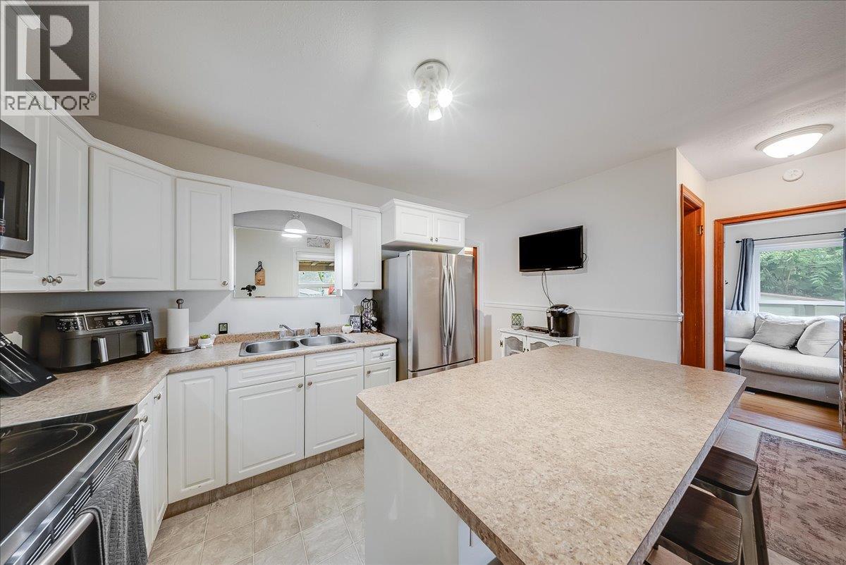 2250 Eighth Avenue, Trail