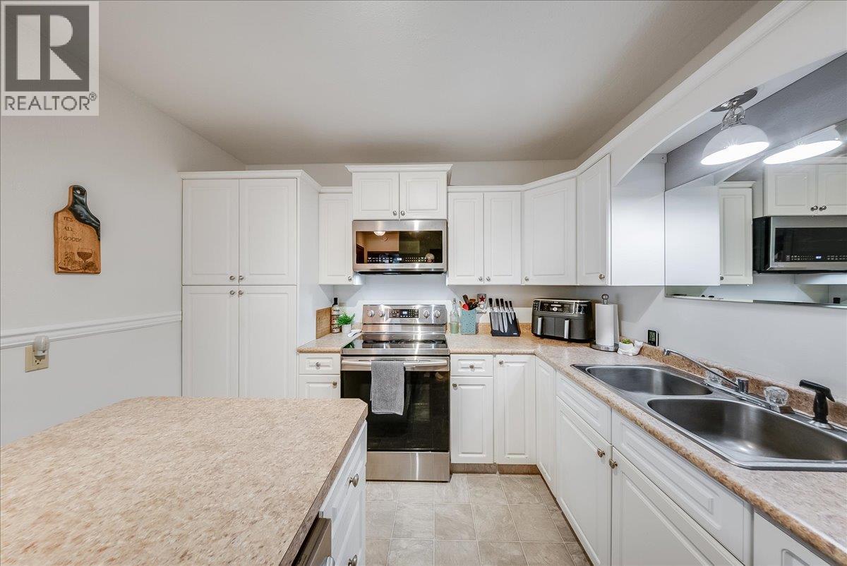 2250 Eighth Avenue, Trail