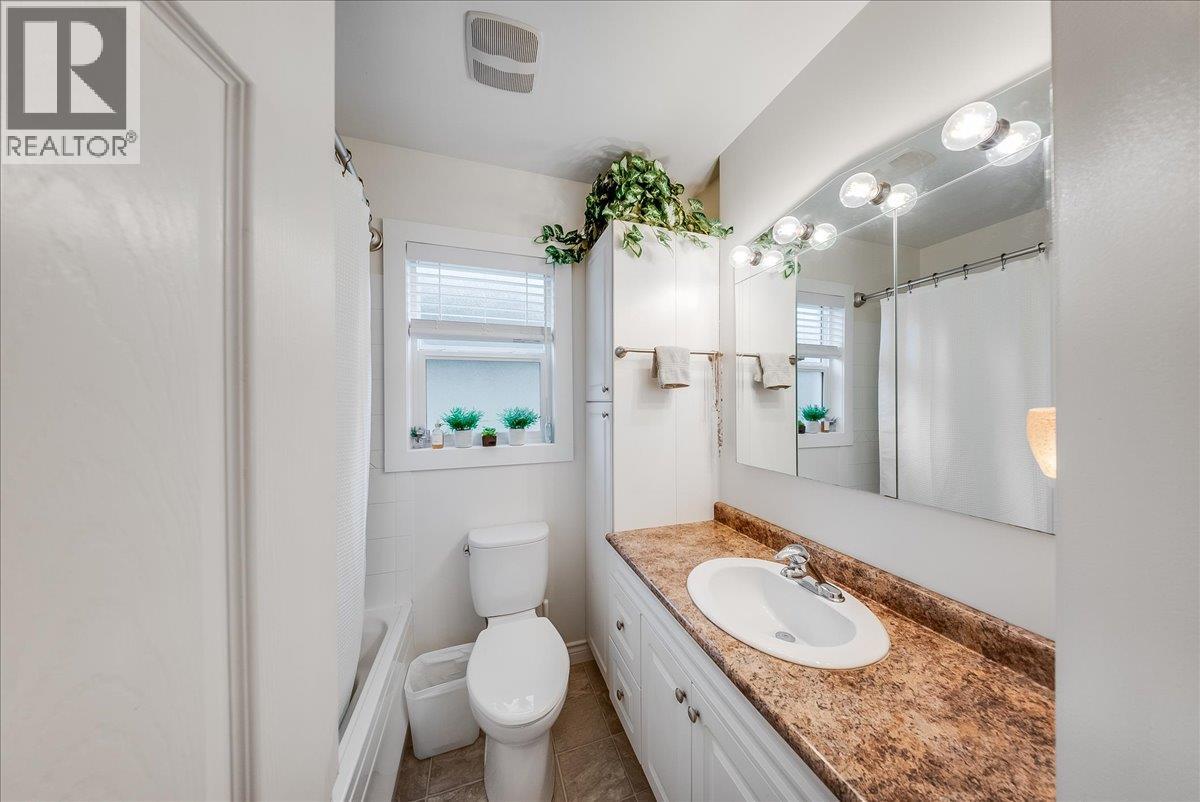 2250 Eighth Avenue, Trail