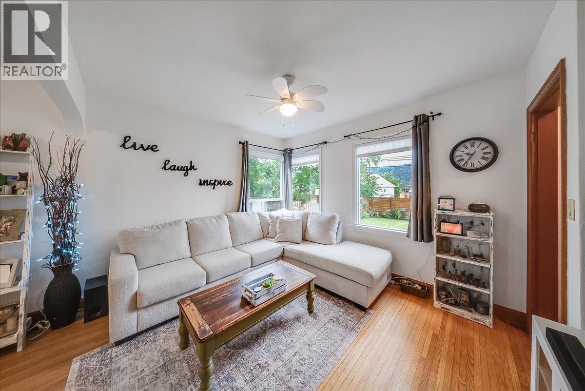 2250 Eighth Avenue, Trail