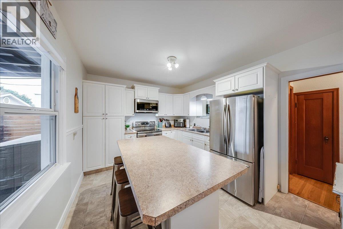2250 Eighth Avenue, Trail