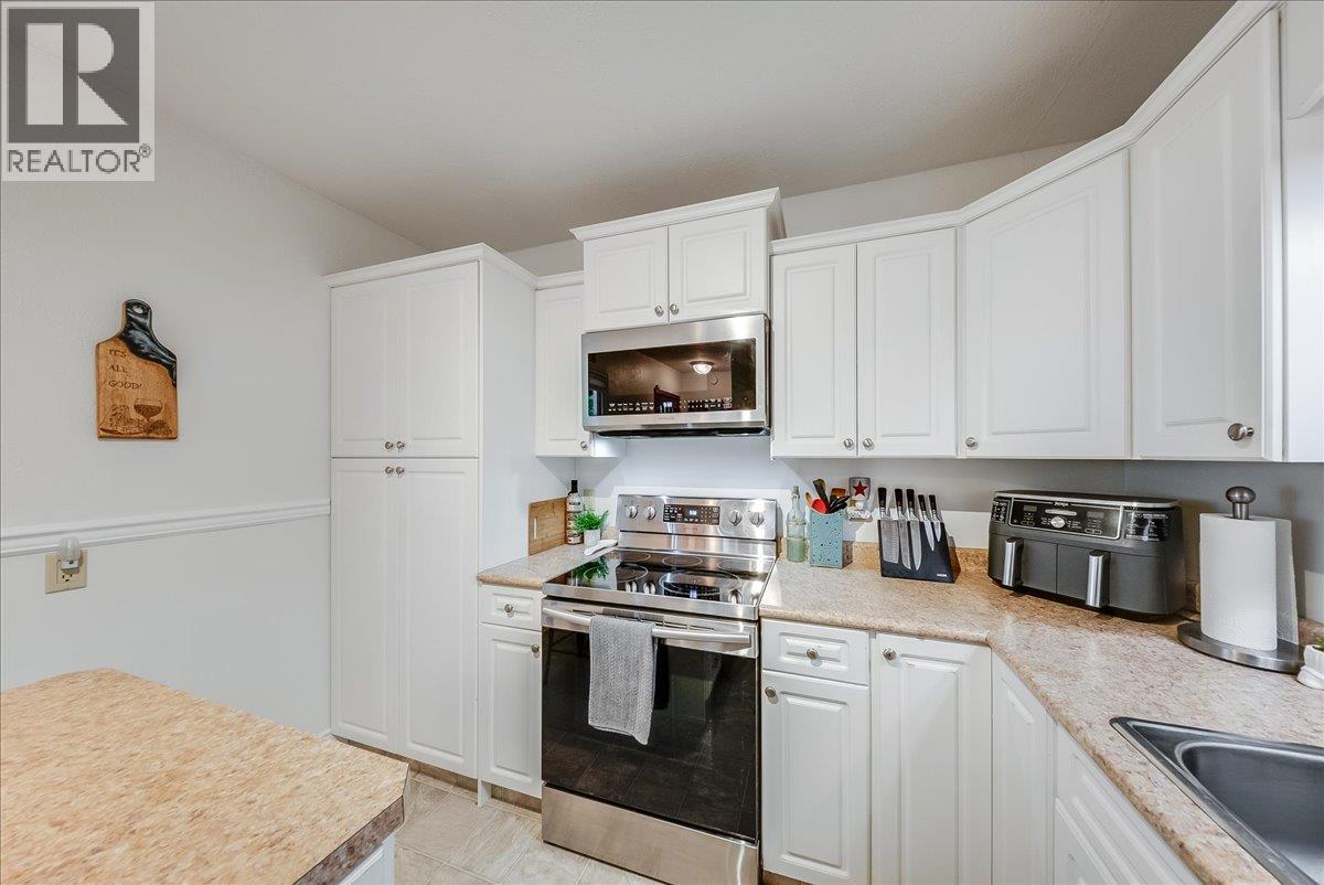 2250 Eighth Avenue, Trail