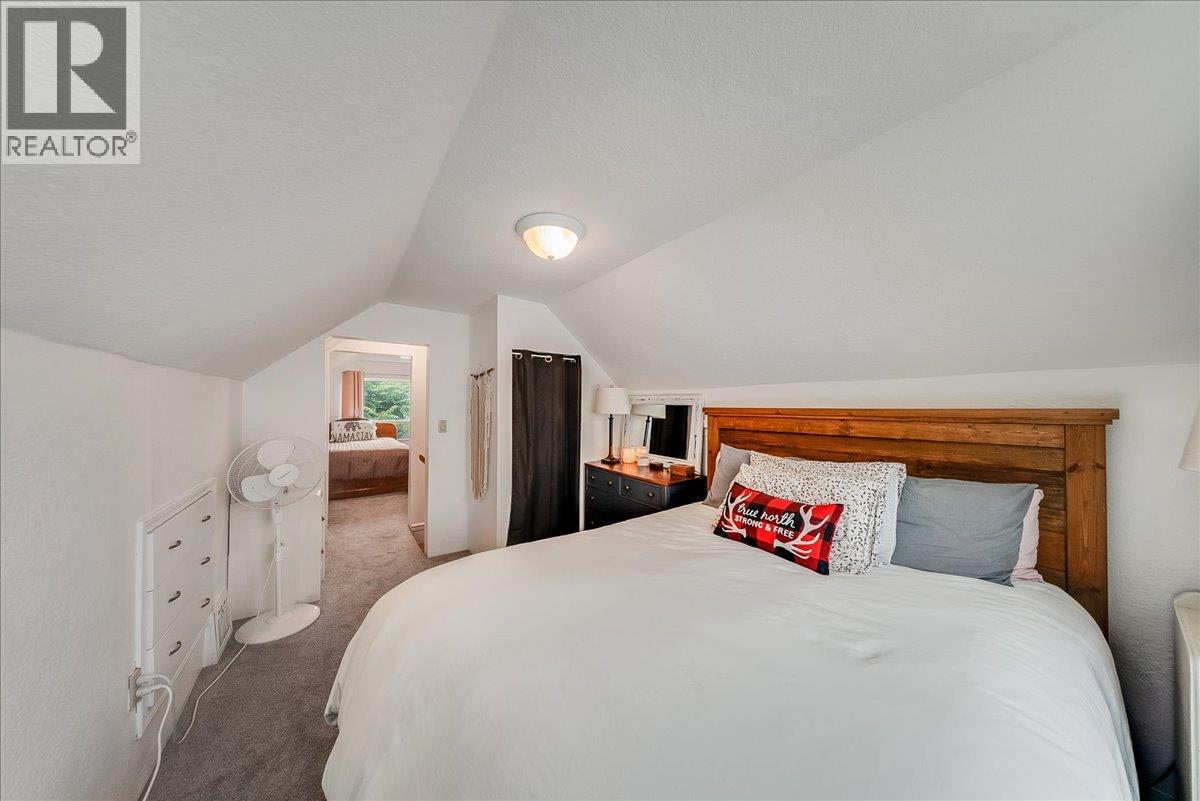 2250 Eighth Avenue, Trail