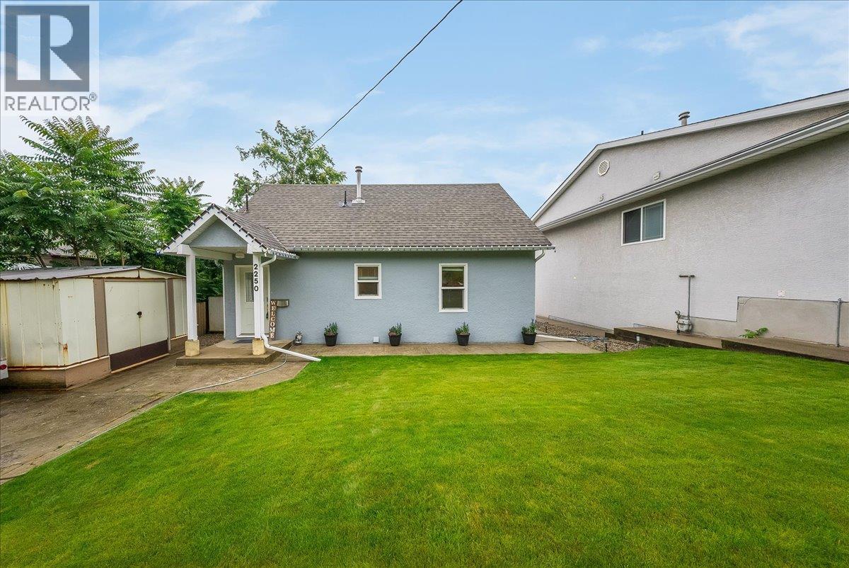 2250 Eighth Avenue, Trail