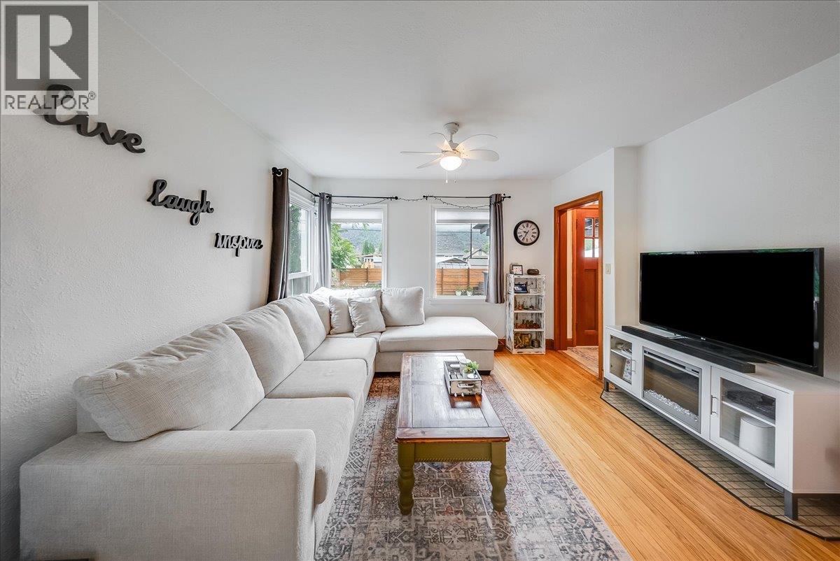2250 Eighth Avenue, Trail