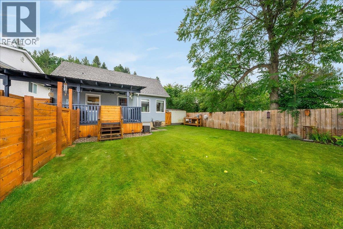 2250 Eighth Avenue, Trail