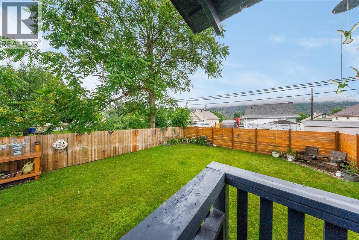 2250 Eighth Avenue, Trail