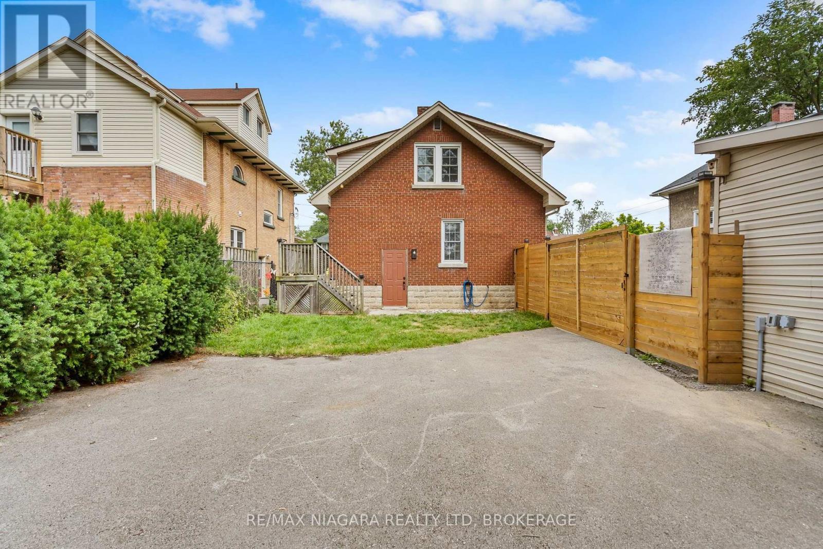 214 KENT STREET - Image 26