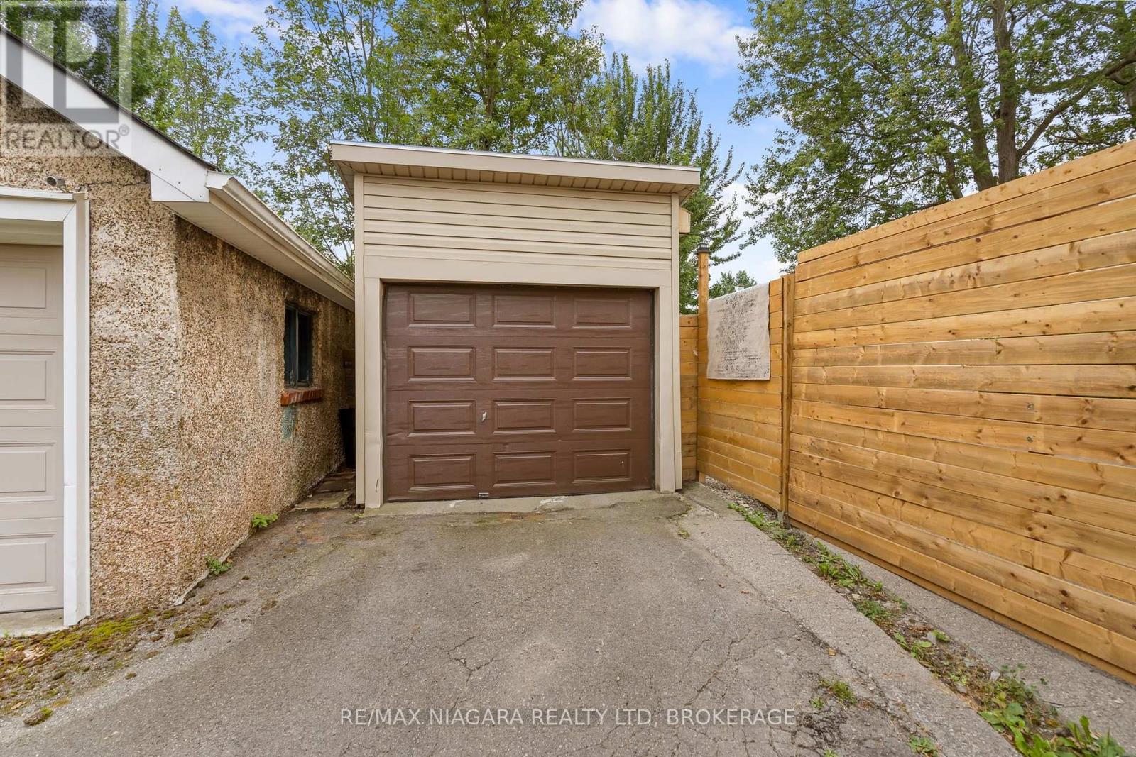 214 KENT STREET - Image 28