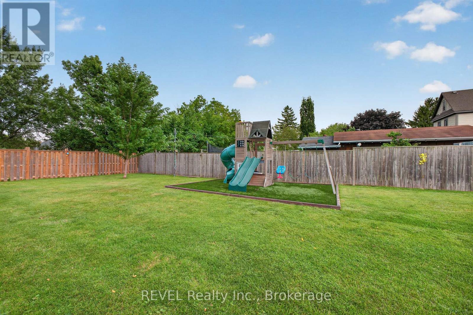 312 PHIPPS STREET - 27