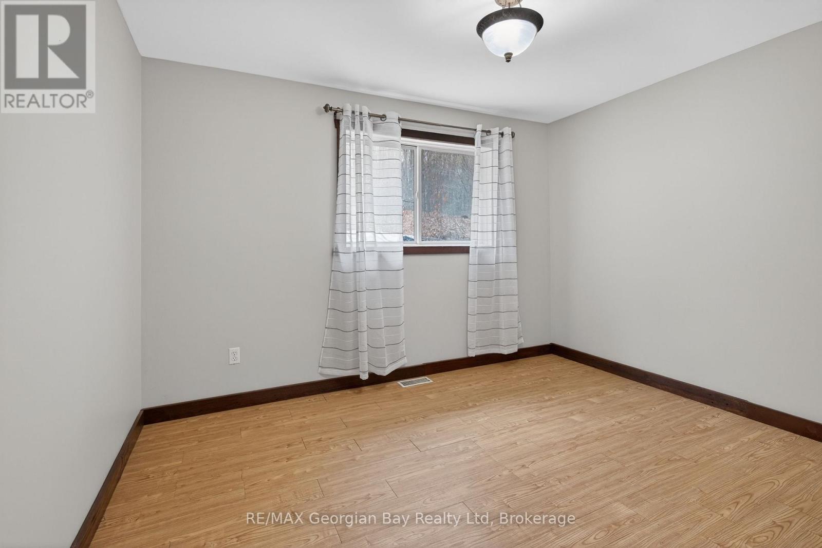 90 FARLAIN LAKE ROAD W - 14